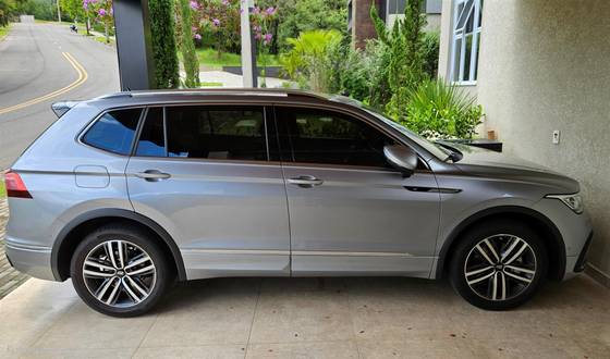 VOLKSWAGEN TIGUAN 2.0 300 TSI GASOLINA ALLSPACE R-LINE AUTOMÁTICO